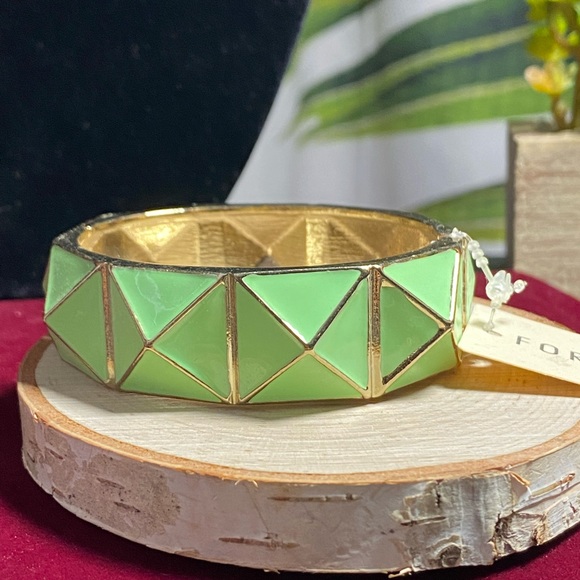 NWT Forever 21 Light Green Bracelet 💚✨ - Picture 4 of 4